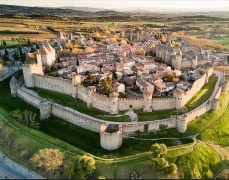 Gite Au Pied De La Cite Medievale - Le 127 Каркасон Екстериор снимка
